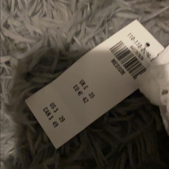 Abercrombie & Fitch - Picture 5 of 5